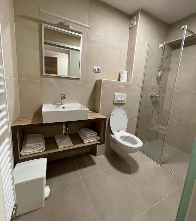 Hotel Roskar Птуй Экстерьер фото