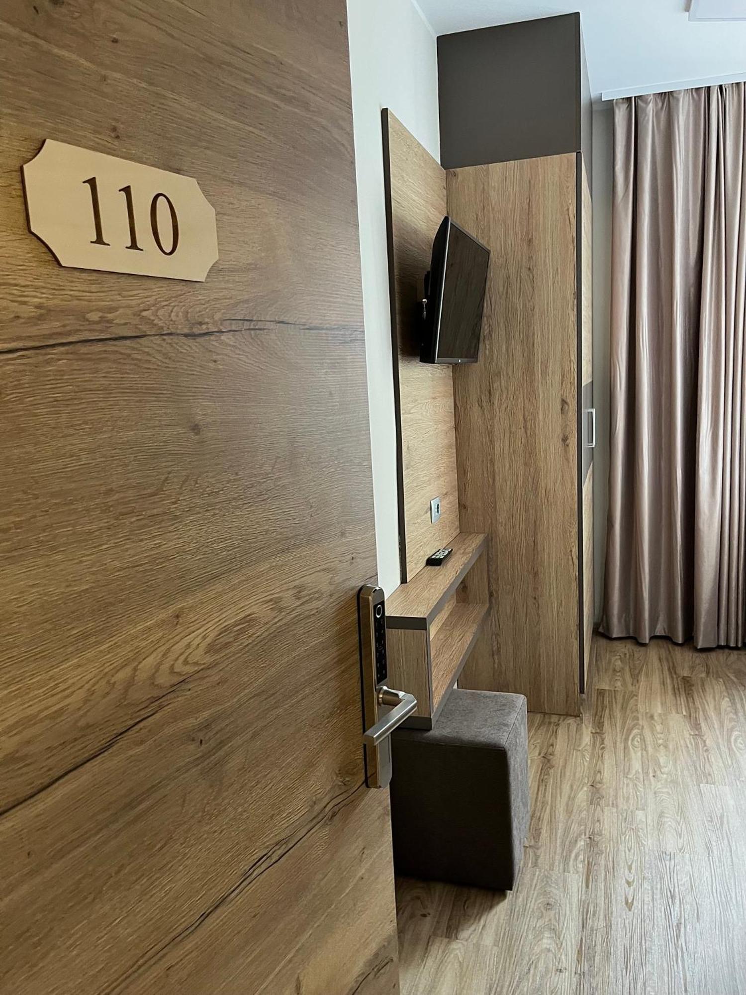 Hotel Roskar Птуй Экстерьер фото
