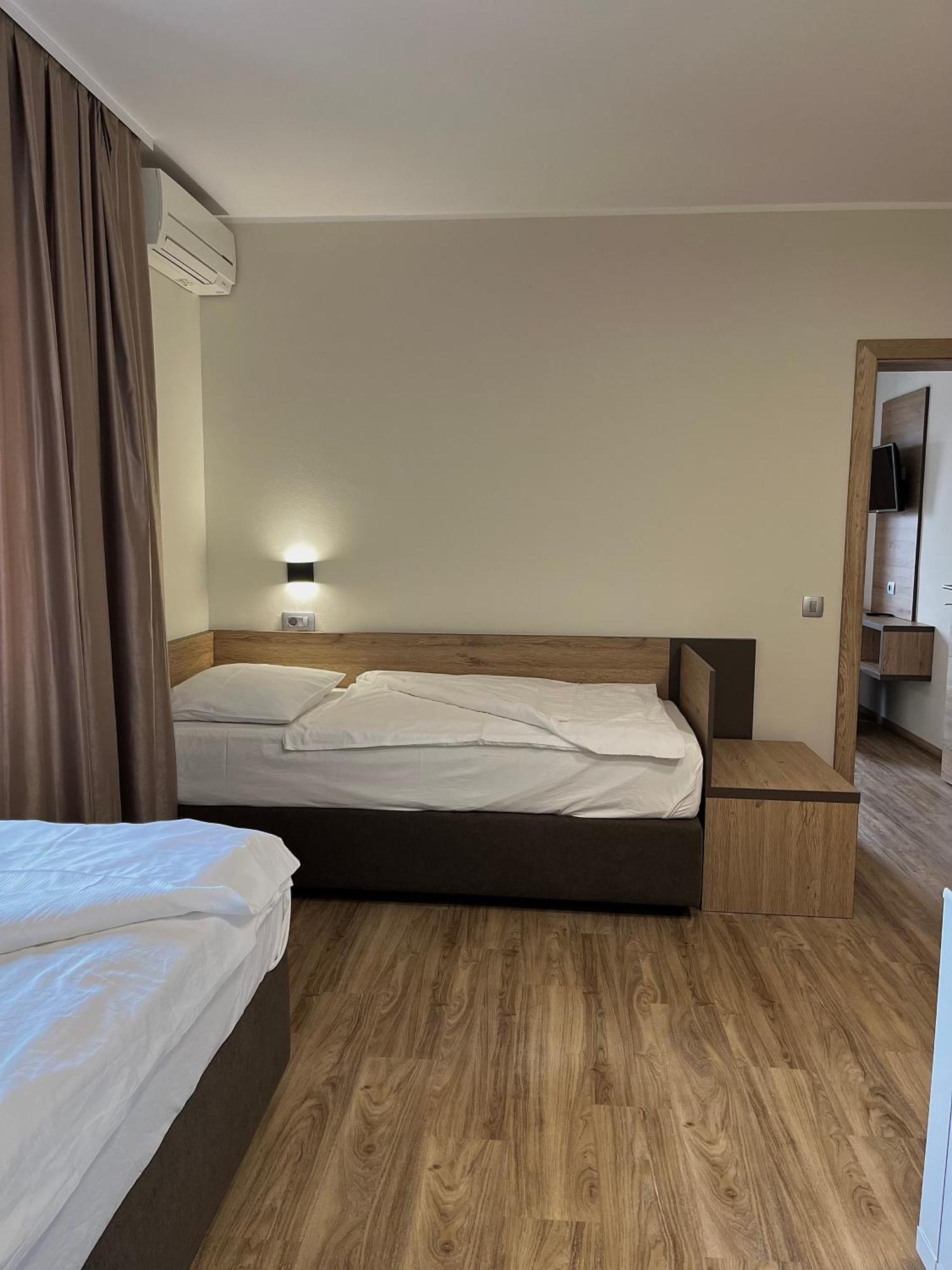 Hotel Roskar Птуй Экстерьер фото